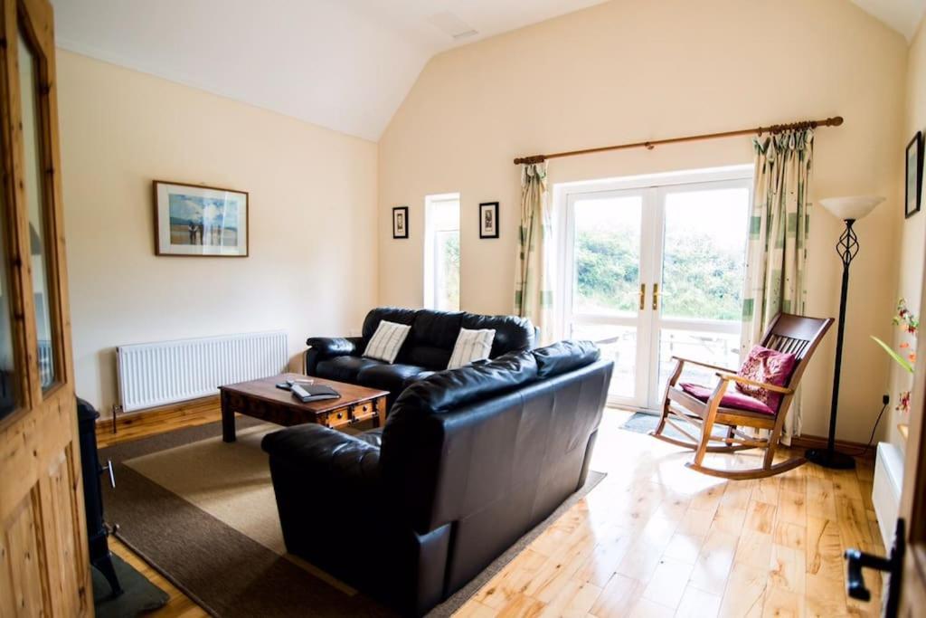 *Spacious Irish Cottage* Fanore 外观 照片