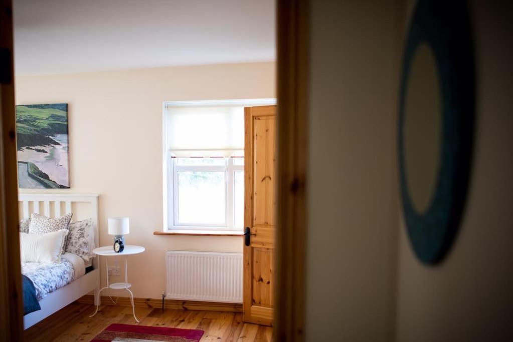 *Spacious Irish Cottage* Fanore 外观 照片