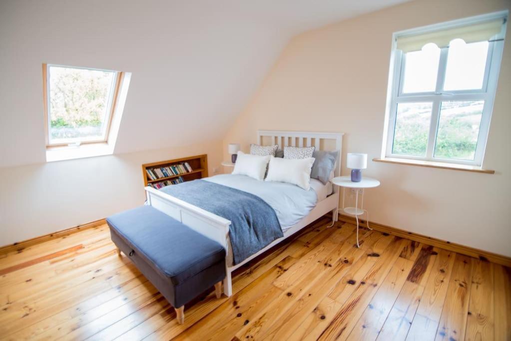 *Spacious Irish Cottage* Fanore 外观 照片
