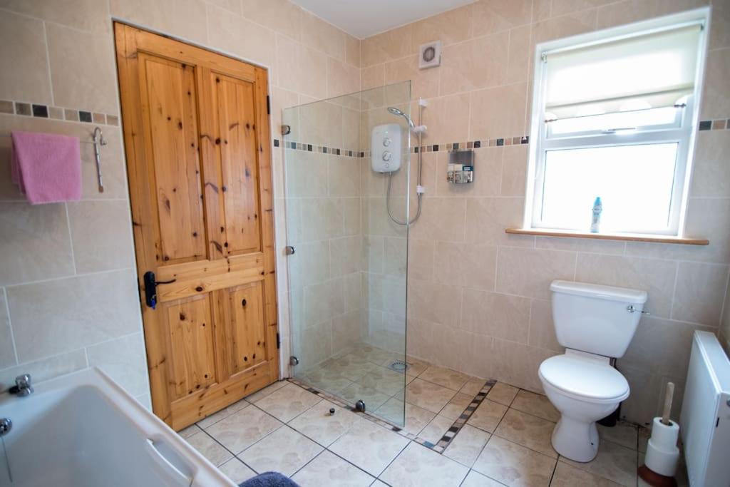*Spacious Irish Cottage* Fanore 外观 照片